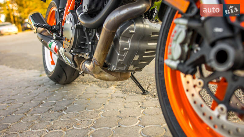 Мотоцикл Без обтекателей (Naked bike) KTM Super Duke 1290 2017 в Черновцах