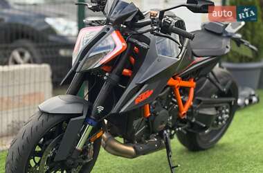 Мотоцикл Без обтекателей (Naked bike) KTM Super Duke 1290 2022 в 