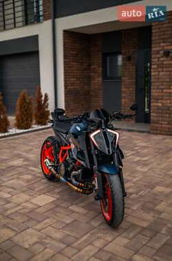 Мотоцикл Без обтекателей (Naked bike) KTM Super Duke 1290 2023 в 
