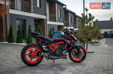 Мотоцикл Без обтекателей (Naked bike) KTM Super Duke 1290 2023 в 
