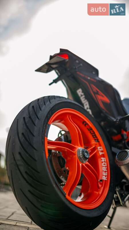 Мотоцикл Без обтекателей (Naked bike) KTM Super Duke 1290 2023 в Черновцах