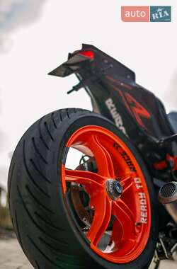 Мотоцикл Без обтекателей (Naked bike) KTM Super Duke 1290 2023 в 