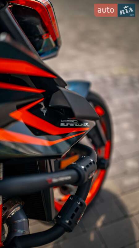 Мотоцикл Без обтекателей (Naked bike) KTM Super Duke 1290 2023 в Черновцах