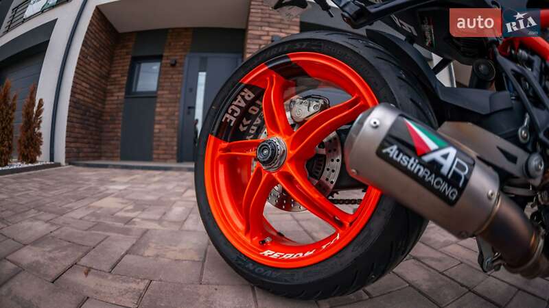 Мотоцикл Без обтекателей (Naked bike) KTM Super Duke 1290 2023 в Черновцах