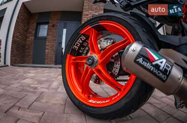 Мотоцикл Без обтекателей (Naked bike) KTM Super Duke 1290 2023 в 