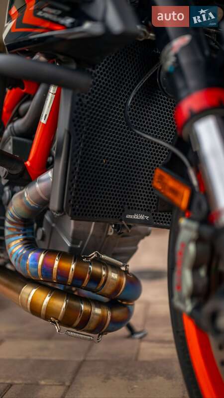 Мотоцикл Без обтекателей (Naked bike) KTM Super Duke 1290 2023 в Черновцах