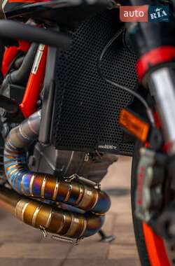 Мотоцикл Без обтекателей (Naked bike) KTM Super Duke 1290 2023 в 