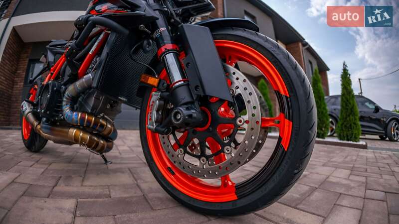 Мотоцикл Без обтекателей (Naked bike) KTM Super Duke 1290 2023 в Черновцах