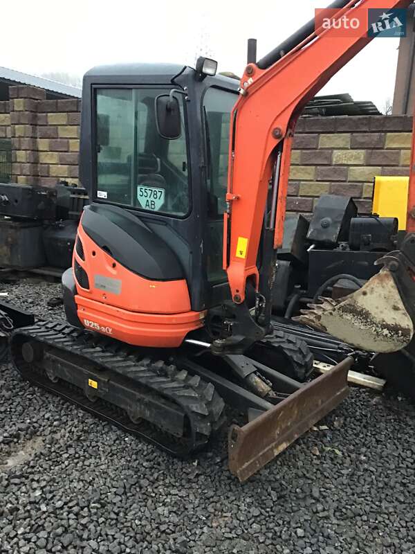 Kubota U27-4 2013