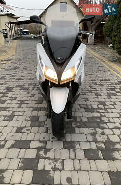 Макси-скутер Kymco Xciting 2015 в 