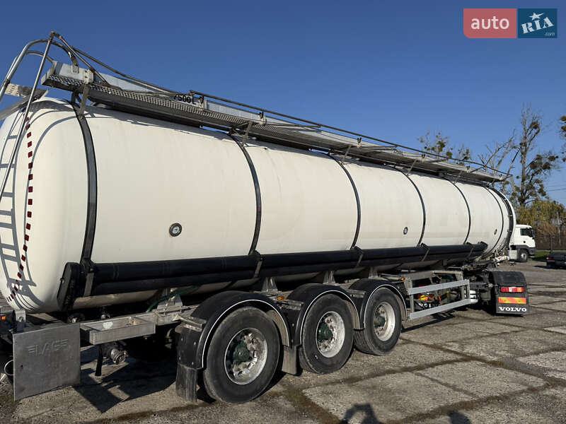 Цистерна напівпричіп LAG 0-3-34KHSL 2005 в Жовкві