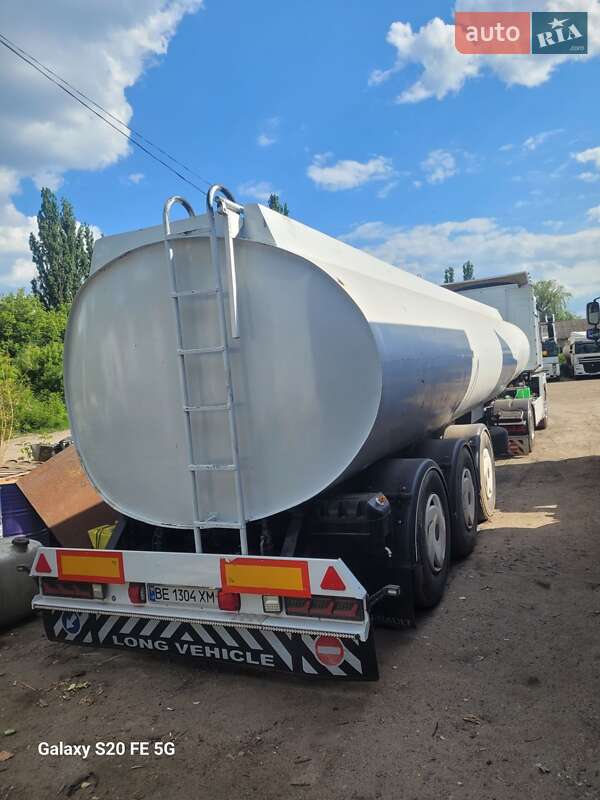 Цистерна полуприцеп LAG 0-3-36 2008 в Новом Буге