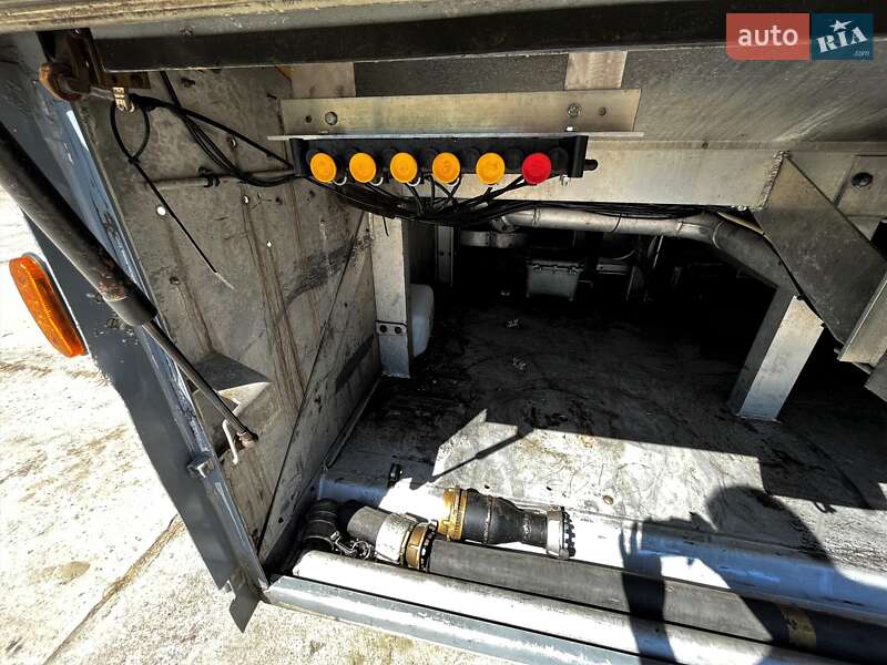 Цистерна полуприцеп LAG 0-3-39 2007 в Львове