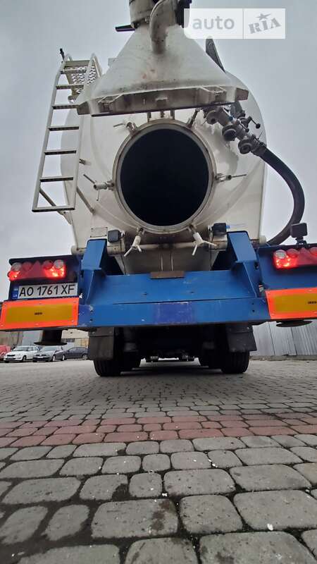 Цистерна полуприцеп LAG D3 1999 в Тячеве