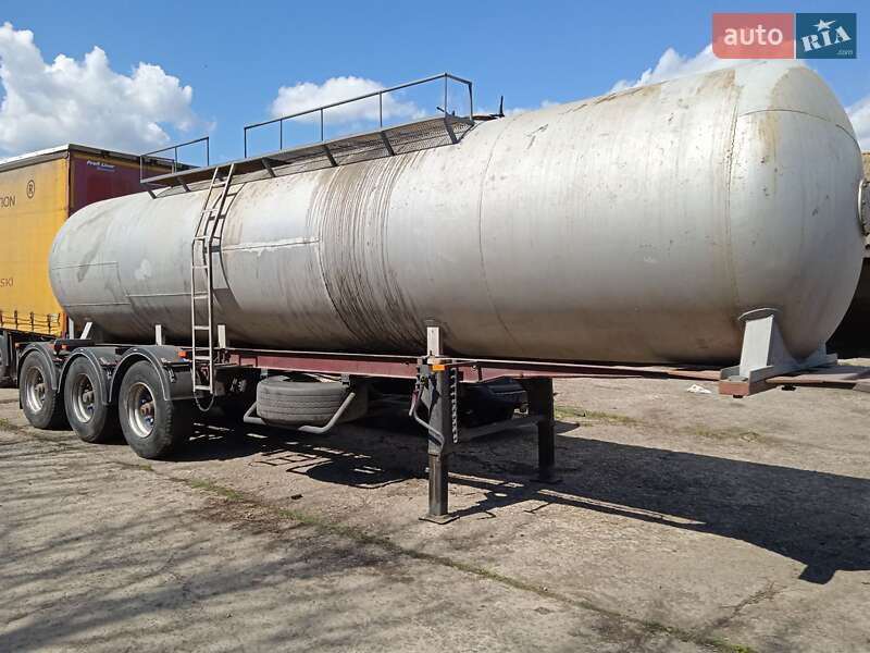 Цистерна полуприцеп Lamberet LVFS 2002 в Одессе
