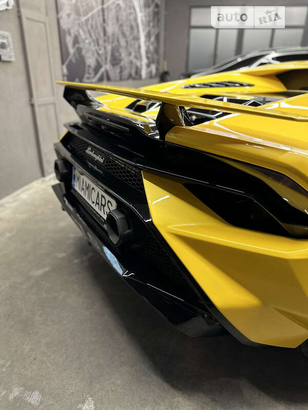 Купе Lamborghini Huracan 2023 в Киеве