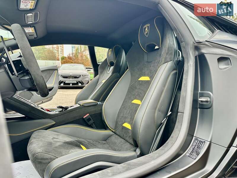 Купе Lamborghini Huracan 2024 в Києві