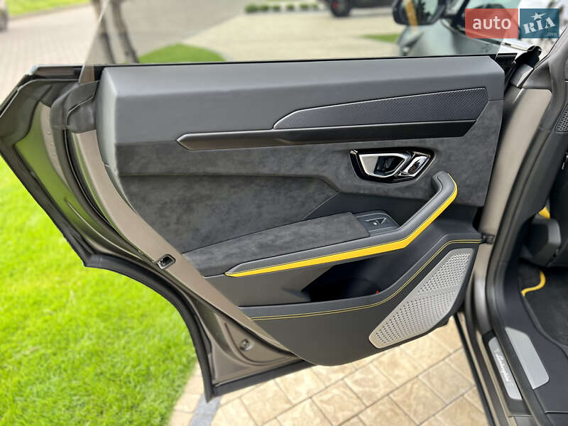 Позашляховик / Кросовер Lamborghini Urus 2022 в Одесі