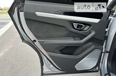 Позашляховик / Кросовер Lamborghini Urus 2020 в  фото 41 Позашляховик / Кросовер Lamborghini Urus 2020 в