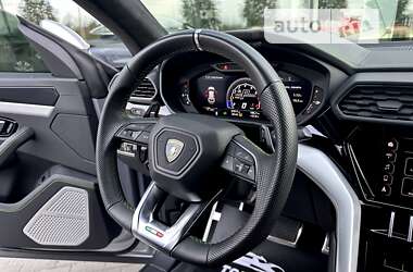 Позашляховик / Кросовер Lamborghini Urus 2020 в  фото 61 Позашляховик / Кросовер Lamborghini Urus 2020 в