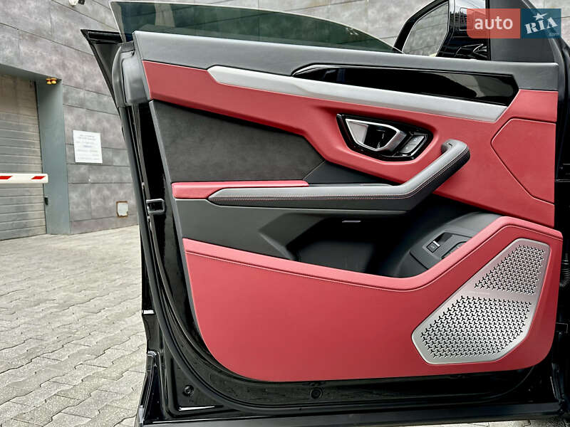 Внедорожник / Кроссовер Lamborghini Urus 2020 в Киеве
