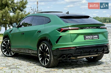 Позашляховик / Кросовер Lamborghini Urus 2020 в 