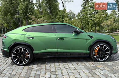 Позашляховик / Кросовер Lamborghini Urus 2020 в 