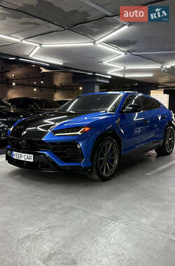Позашляховик / Кросовер Lamborghini Urus 2018 в 