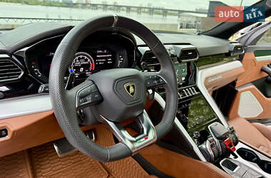 Внедорожник / Кроссовер Lamborghini Urus 2020 в 