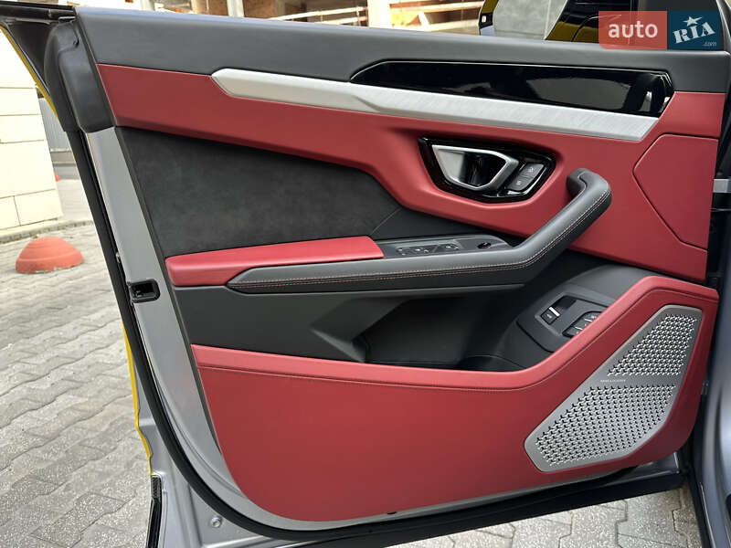 Позашляховик / Кросовер Lamborghini Urus 2019 в Києві