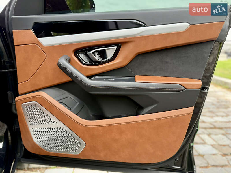 Внедорожник / Кроссовер Lamborghini Urus 2020 в Киеве
