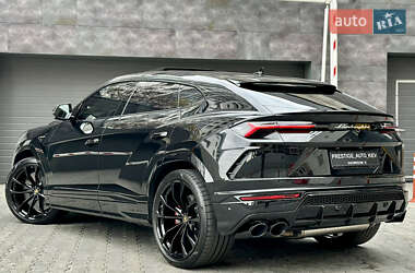 Внедорожник / Кроссовер Lamborghini Urus 2020 в 