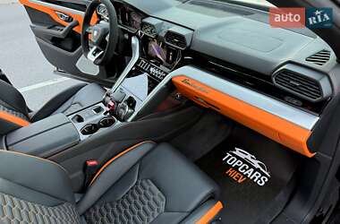 Внедорожник / Кроссовер Lamborghini Urus 2021 в 