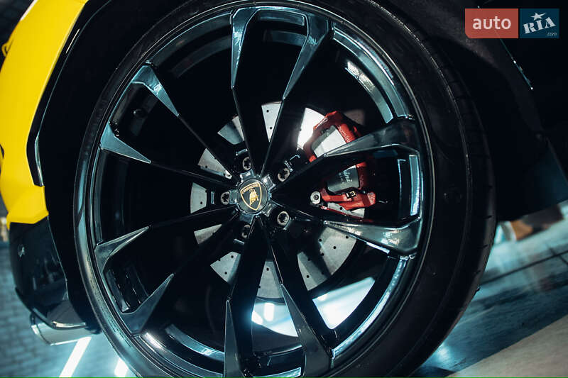 Внедорожник / Кроссовер Lamborghini Urus 2021 в Киеве