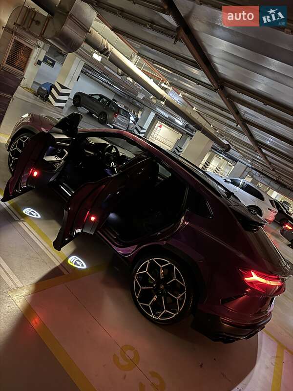 Позашляховик / Кросовер Lamborghini Urus 2020 в Києві фото 5 Позашляховик / Кросовер Lamborghini Urus 2020 в Києві