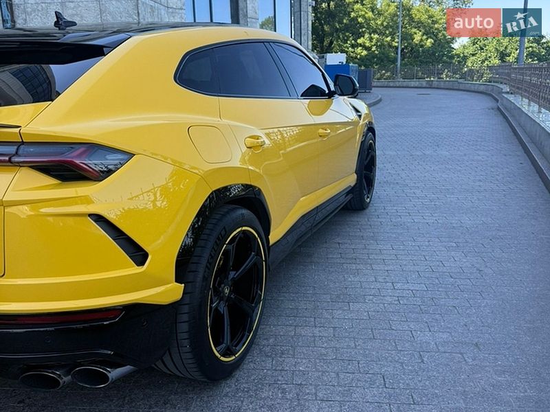 Внедорожник / Кроссовер Lamborghini Urus 2019 в Киеве