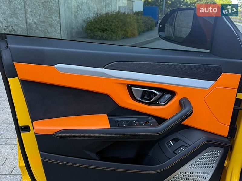 Внедорожник / Кроссовер Lamborghini Urus 2019 в Киеве