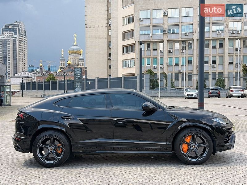 Внедорожник / Кроссовер Lamborghini Urus 2020 в Киеве
