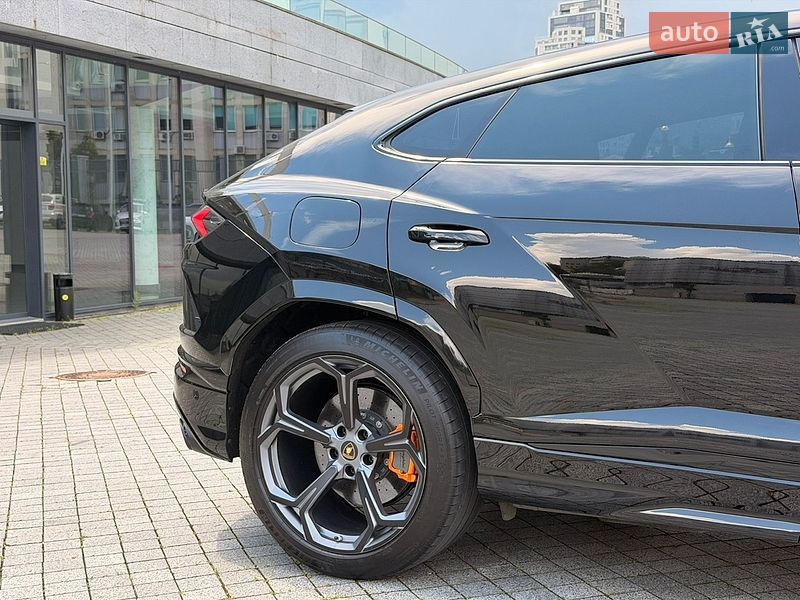 Внедорожник / Кроссовер Lamborghini Urus 2020 в Киеве