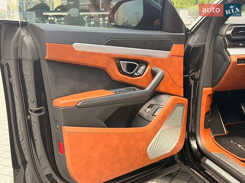 Внедорожник / Кроссовер Lamborghini Urus 2020 в Киеве