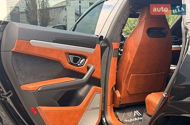 Внедорожник / Кроссовер Lamborghini Urus 2020 в Киеве