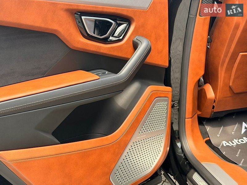 Внедорожник / Кроссовер Lamborghini Urus 2020 в Киеве