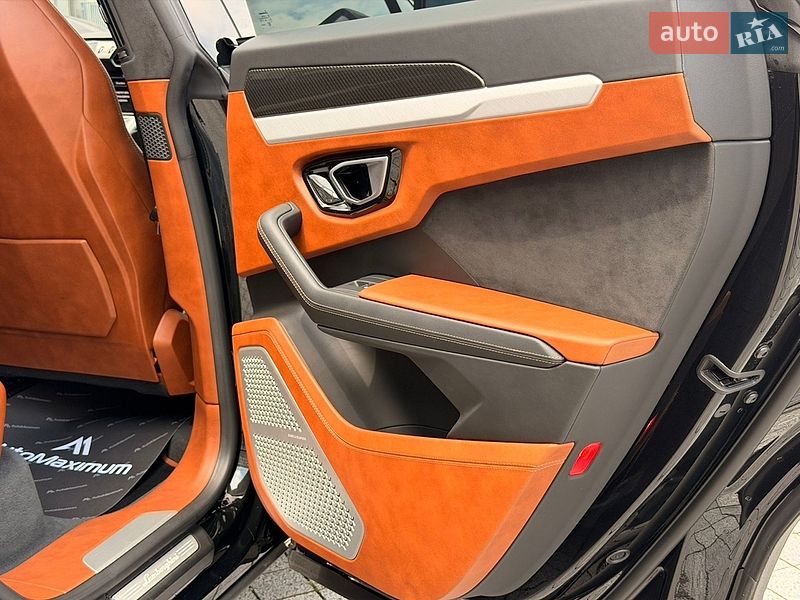 Внедорожник / Кроссовер Lamborghini Urus 2020 в Киеве