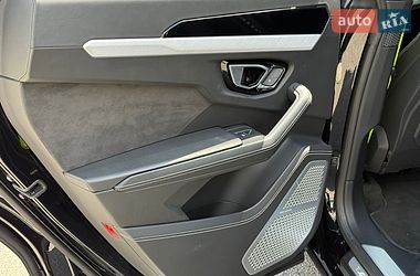 Позашляховик / Кросовер Lamborghini Urus 2020 в Києві фото 23 Позашляховик / Кросовер Lamborghini Urus 2020 в Києві