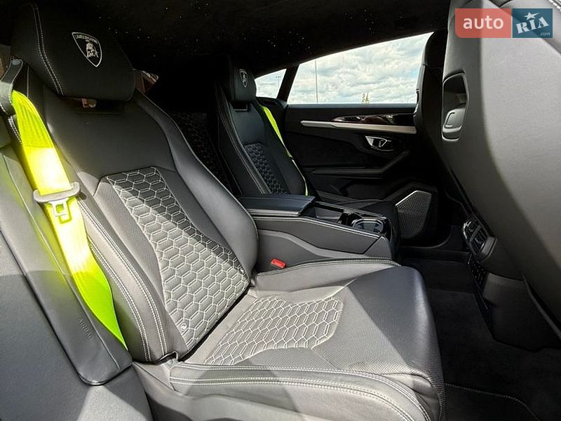 Позашляховик / Кросовер Lamborghini Urus 2020 в Києві фото 28 Позашляховик / Кросовер Lamborghini Urus 2020 в Києві