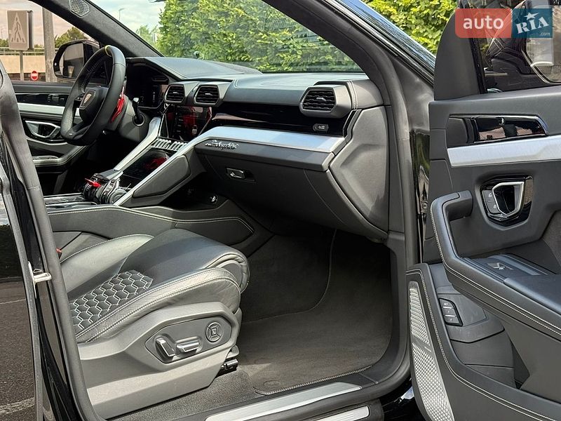 Позашляховик / Кросовер Lamborghini Urus 2020 в Києві фото 30 Позашляховик / Кросовер Lamborghini Urus 2020 в Києві