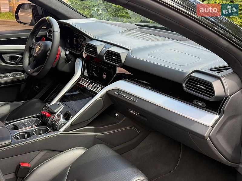 Позашляховик / Кросовер Lamborghini Urus 2020 в Києві фото 32 Позашляховик / Кросовер Lamborghini Urus 2020 в Києві