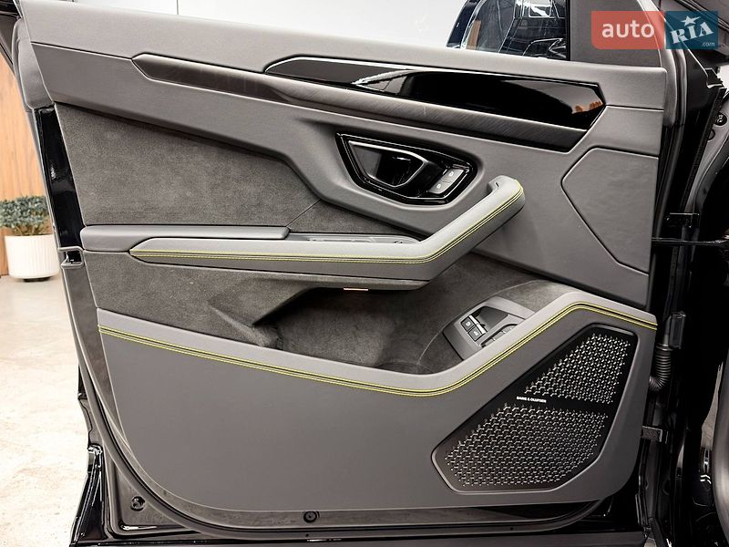 Внедорожник / Кроссовер Lamborghini Urus 2025 в Киеве