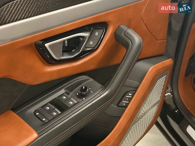 Позашляховик / Кросовер Lamborghini Urus 2020 в Києві фото 13 Позашляховик / Кросовер Lamborghini Urus 2020 в Києві