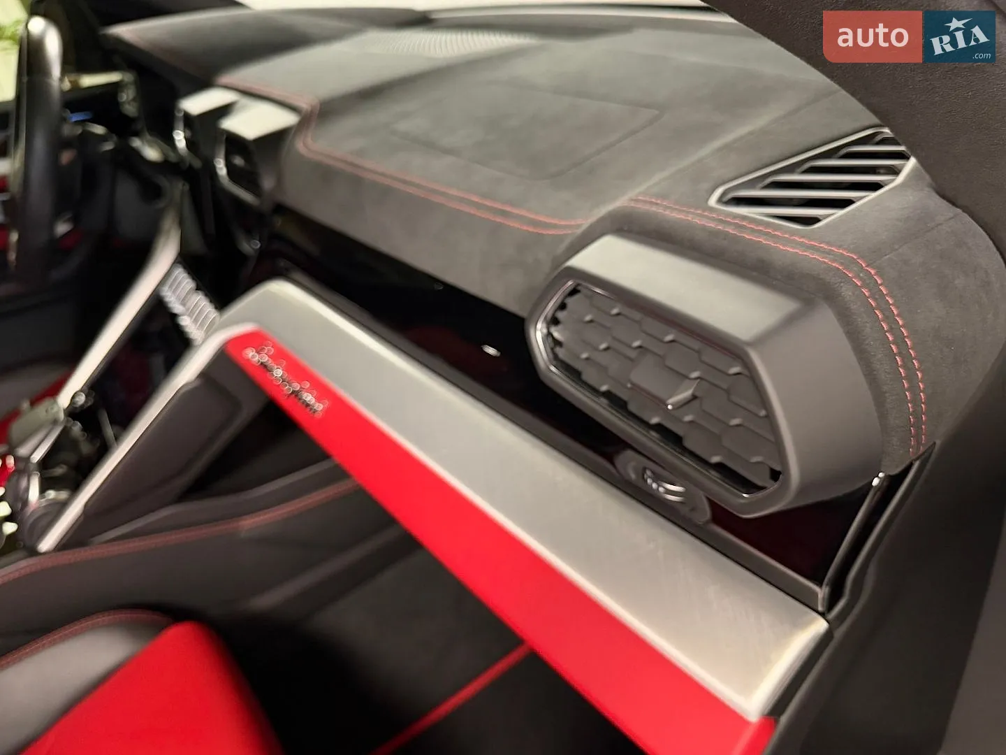 2020 Lamborghini Urus Concept - мініатюра 38